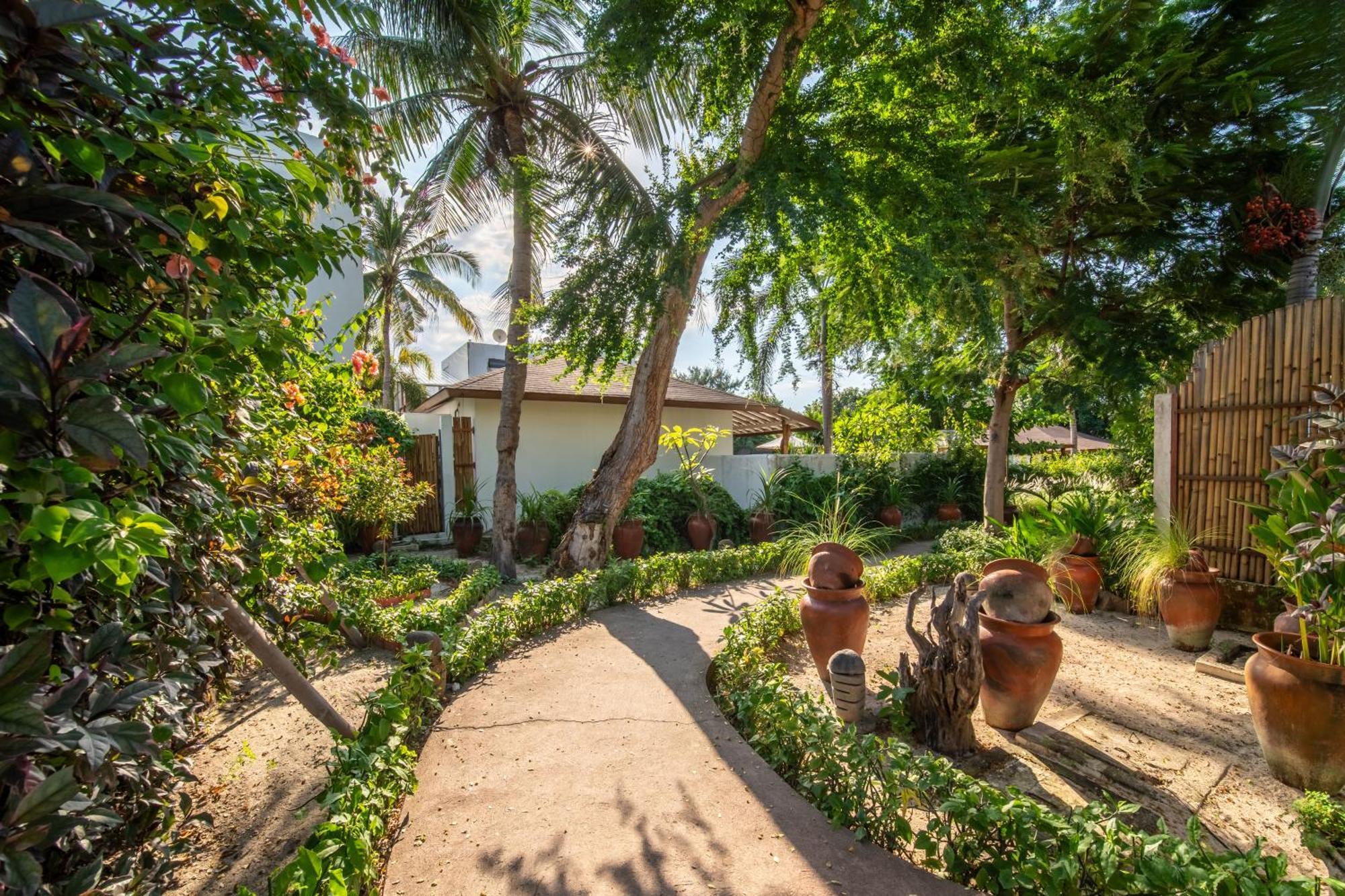 Wilson'S Retreat Hotel Gili Trawangan Exterior photo